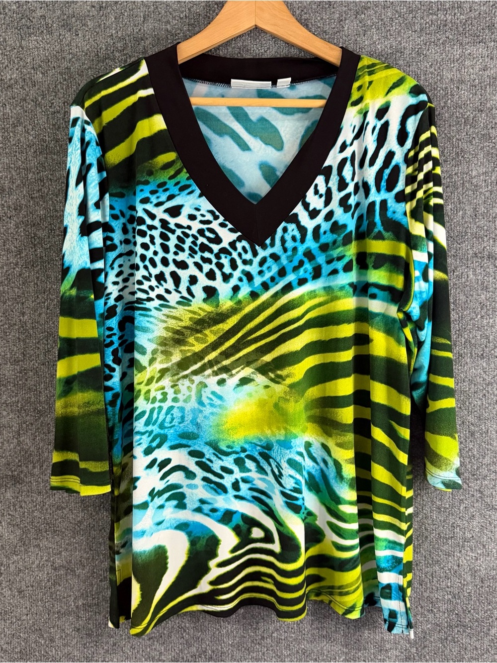 Susan Graver Womens 1X Liquid Knit Animal Print Tunic Top V Neck 3/4 Sleeve